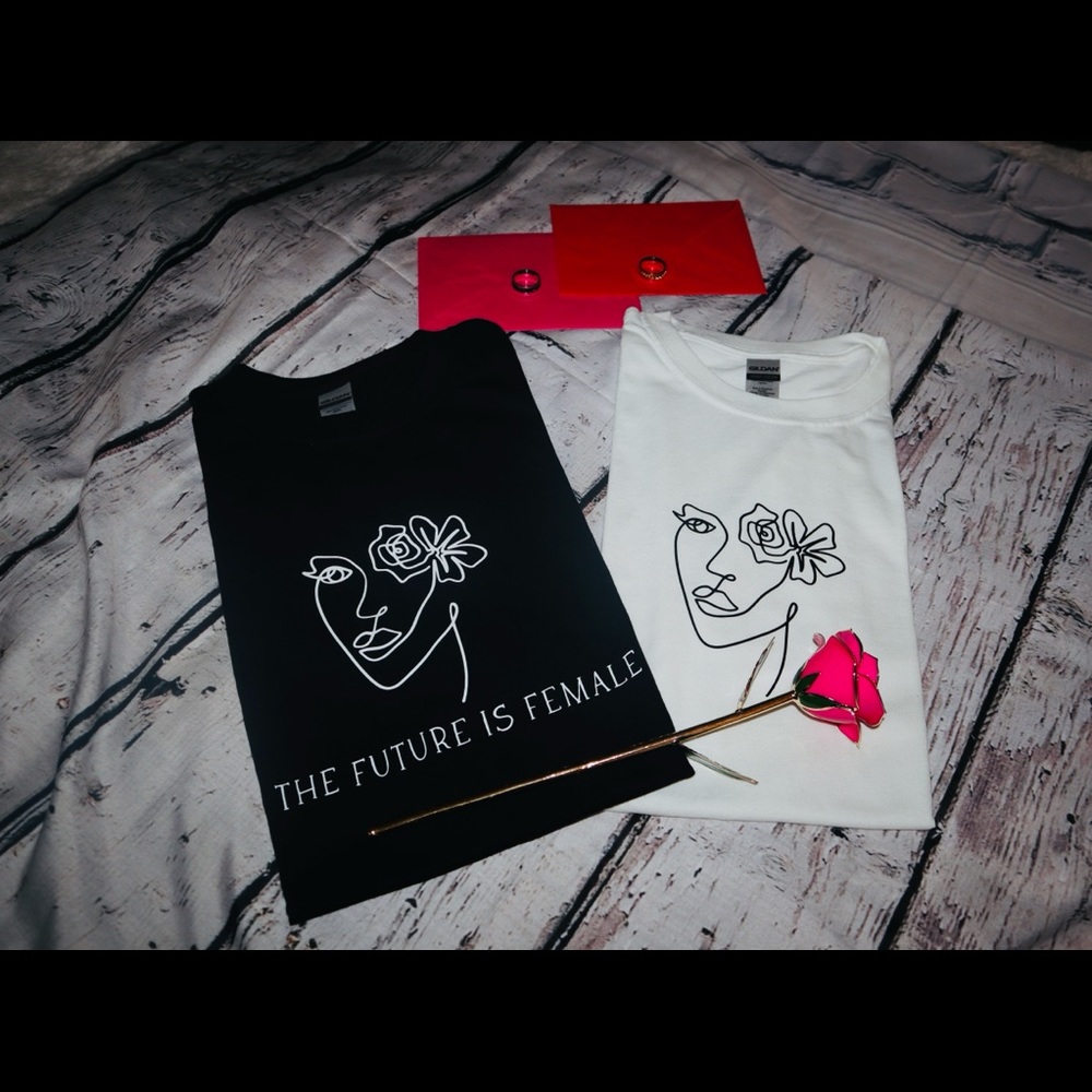 The future is female • Tshirt • Black&White • Gildan •Variety of sizes • Unisex
